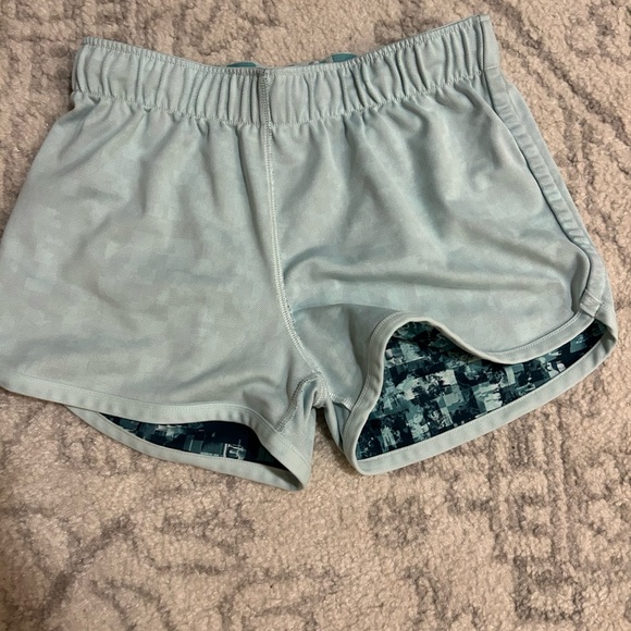 Under Armor Athletic Shorts - Picture 3 of 6